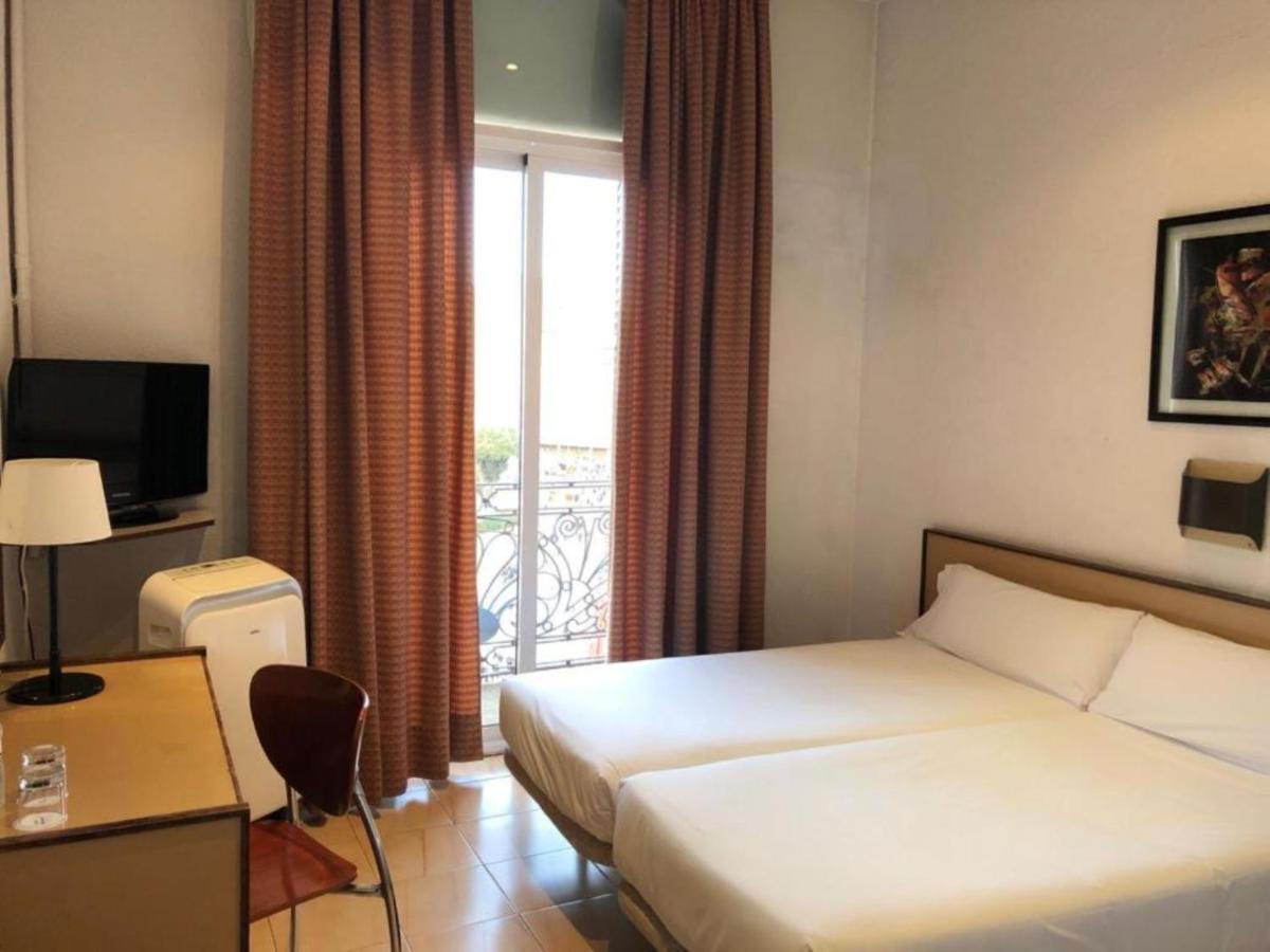 Hotel Monegal Barcelona Ngoại thất bức ảnh