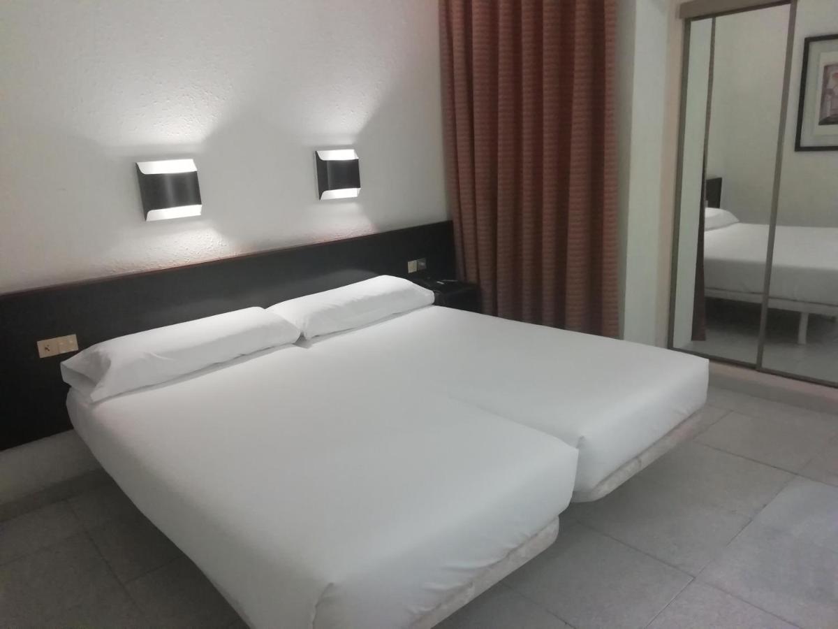 Hotel Monegal Barcelona Ngoại thất bức ảnh