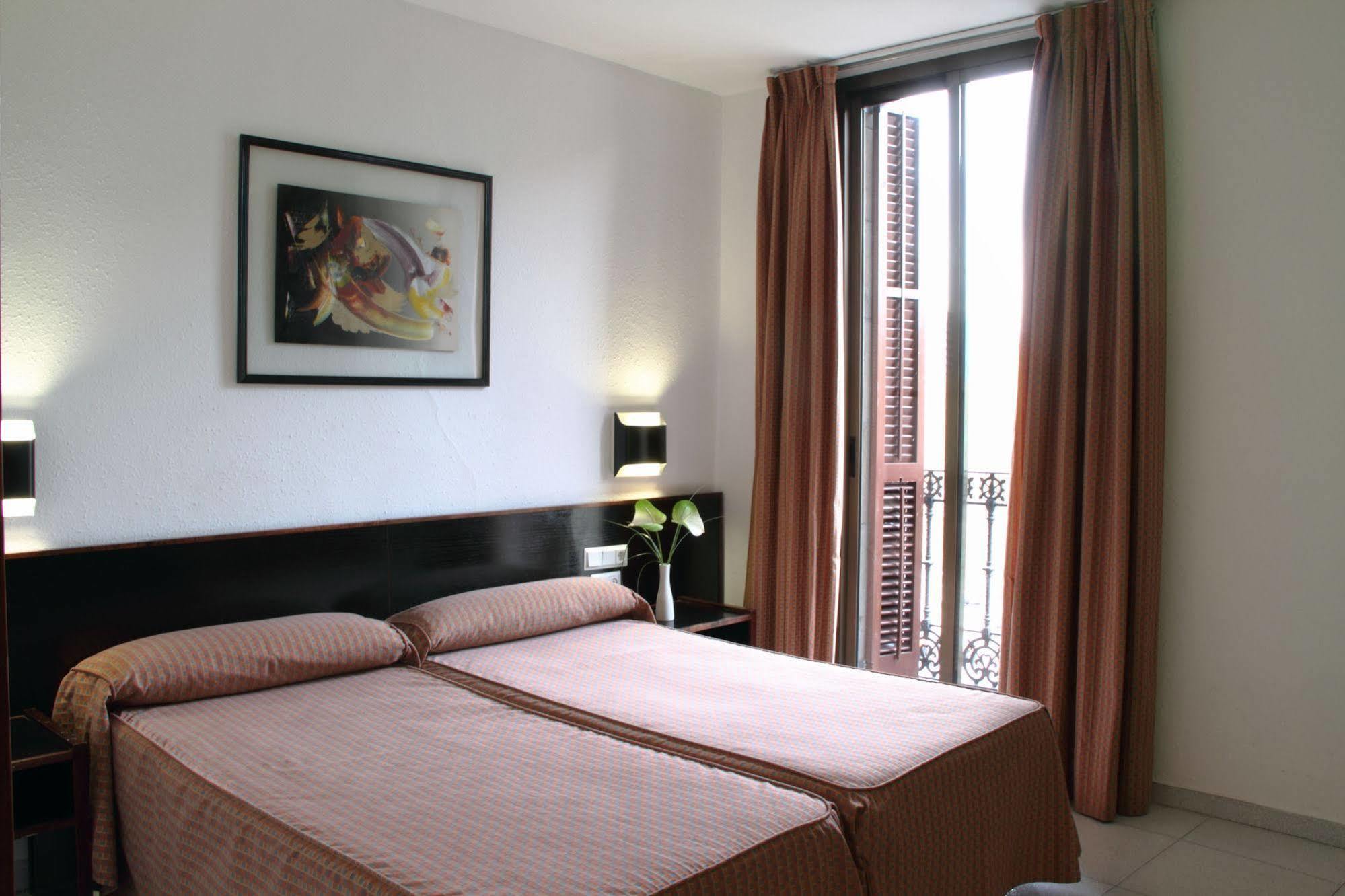Hotel Monegal Barcelona Ngoại thất bức ảnh