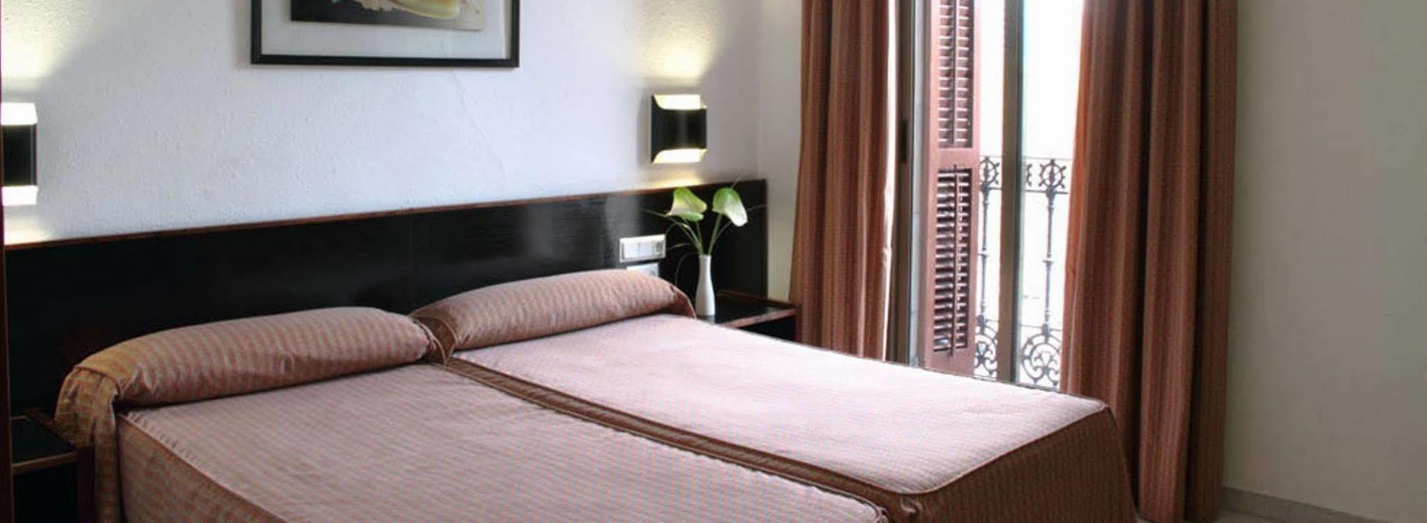 Hotel Monegal Barcelona Ngoại thất bức ảnh