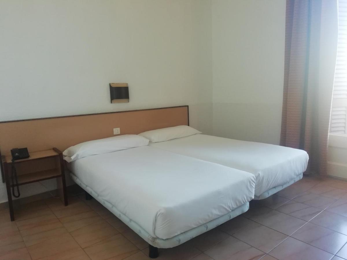 Hotel Monegal Barcelona Ngoại thất bức ảnh