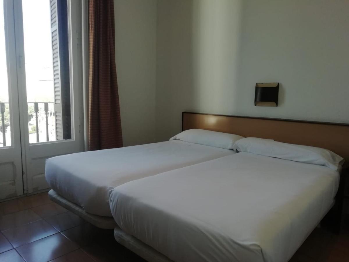 Hotel Monegal Barcelona Ngoại thất bức ảnh